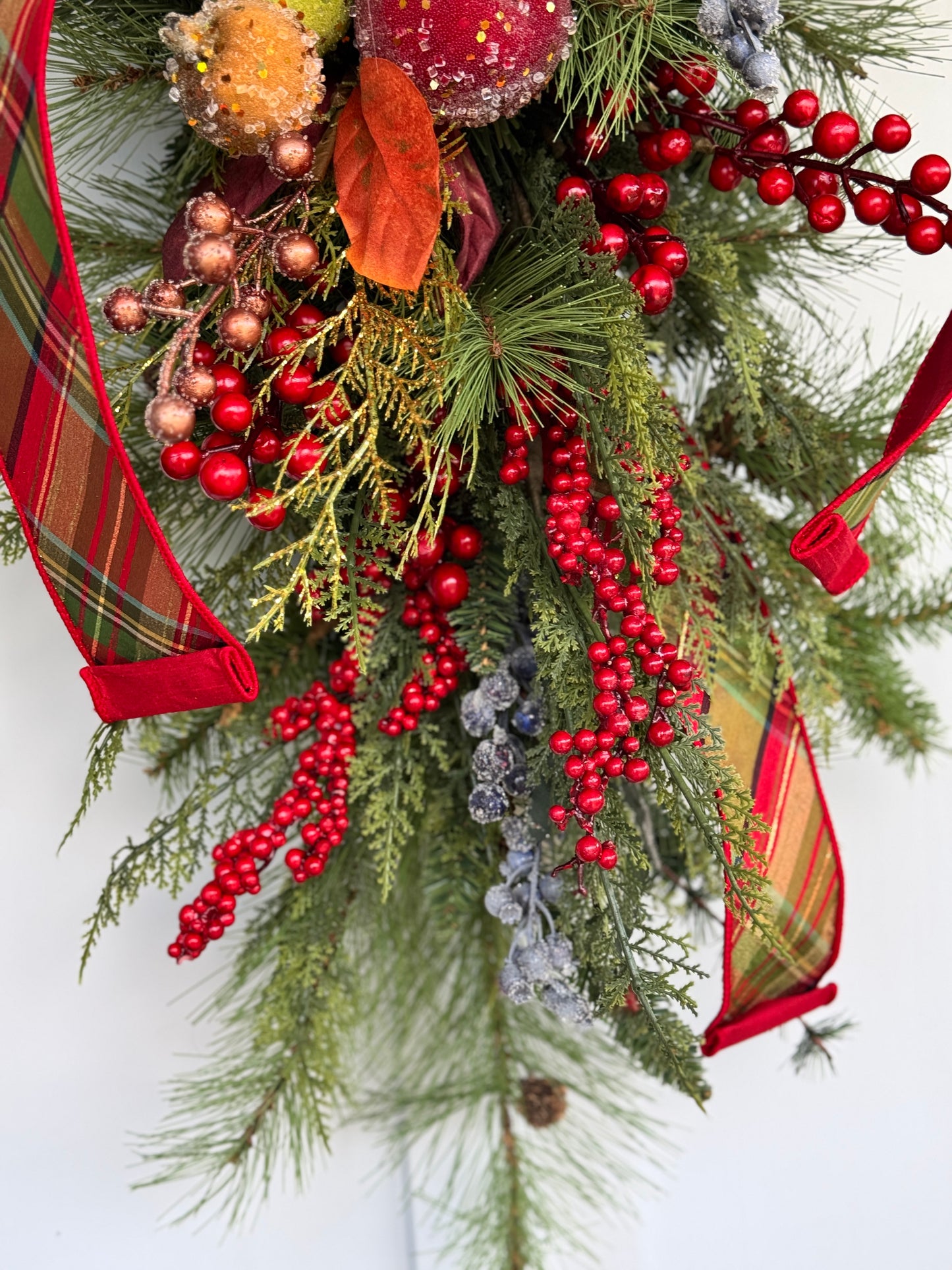 XL Traditional Williamsburg Door Swag/Wreath