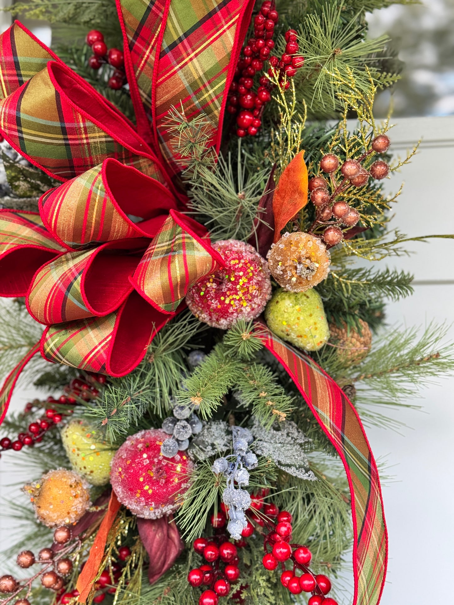 XL Traditional Williamsburg Door Swag/Wreath