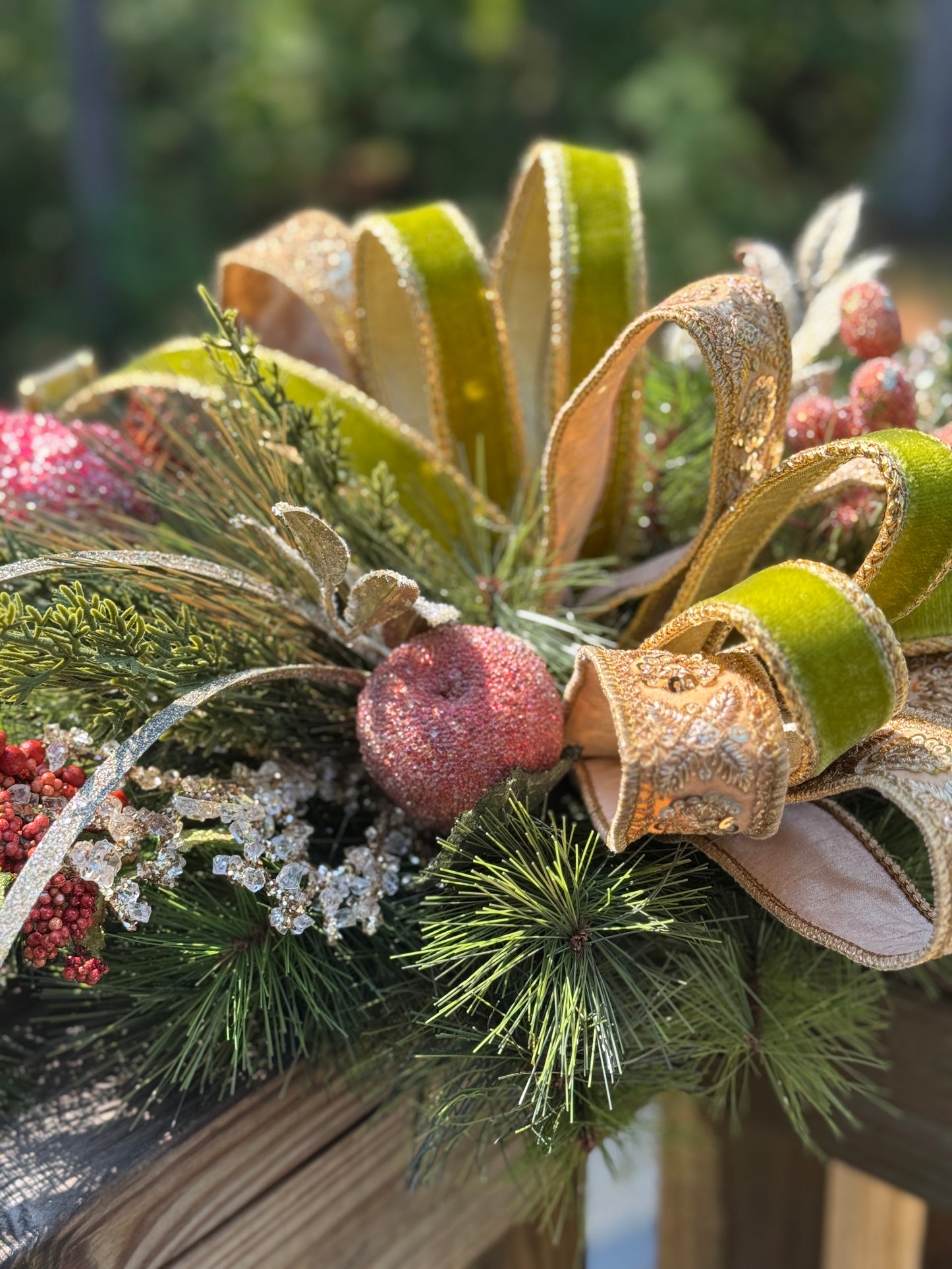 Traditional Williamsburg Floral Arrangement