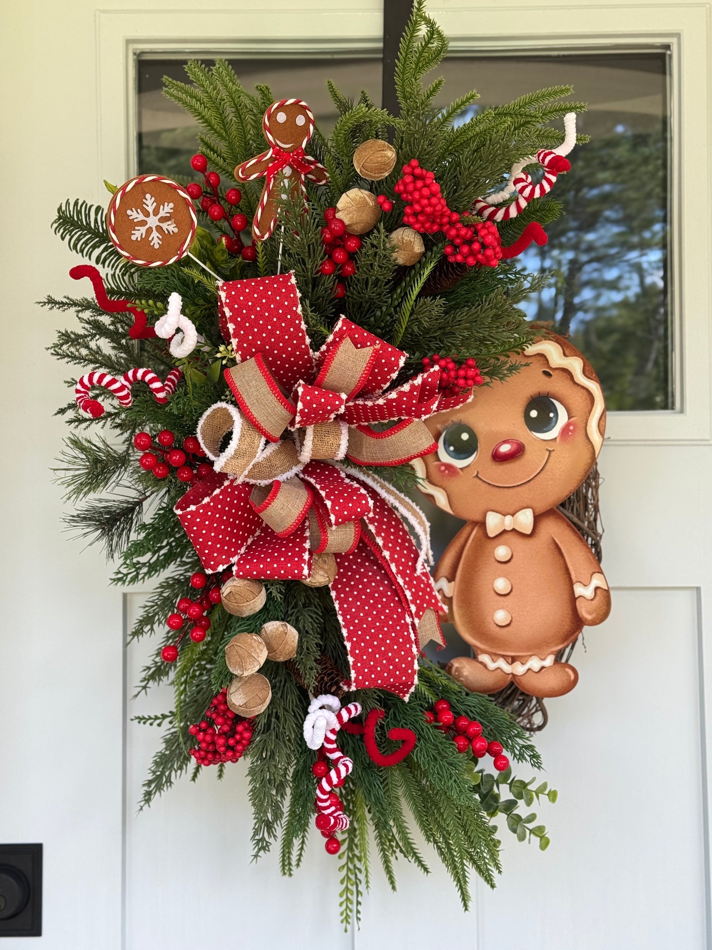 Festive Gingerbread Wreath