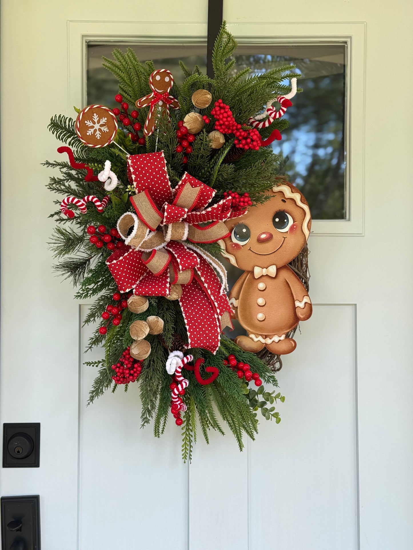 Festive Gingerbread Wreath
