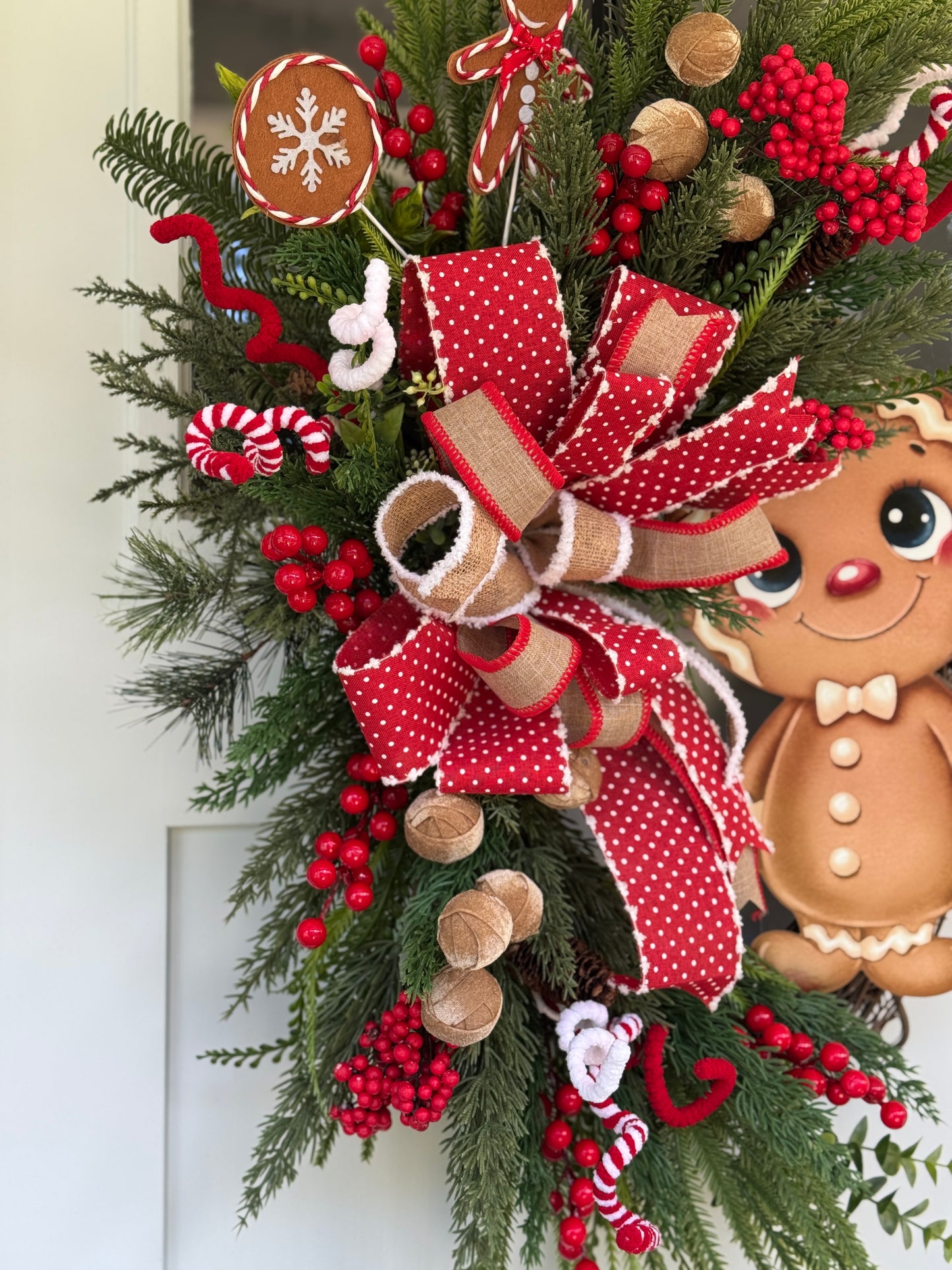 Festive Gingerbread Wreath