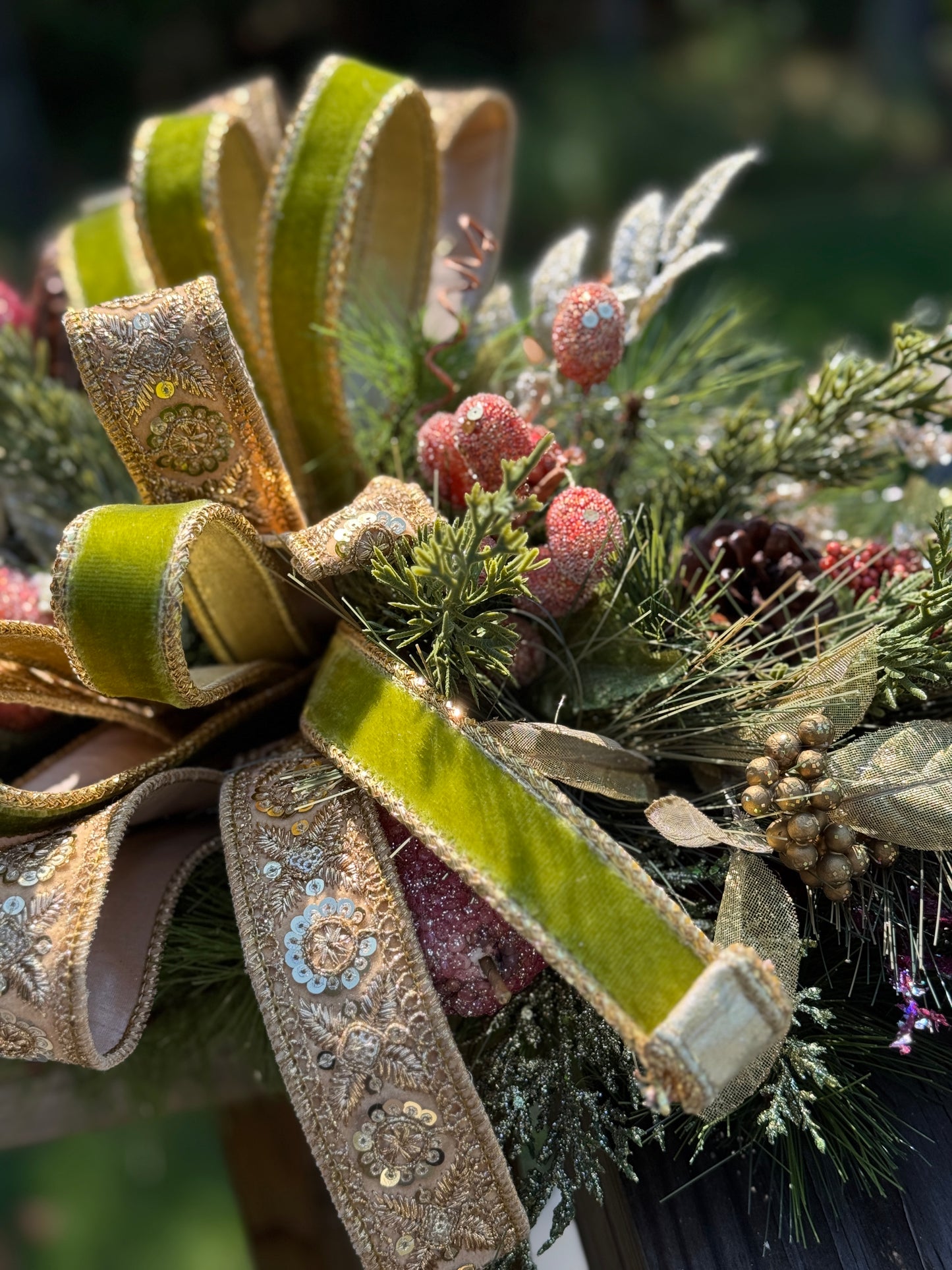 Traditional Williamsburg Floral Arrangement