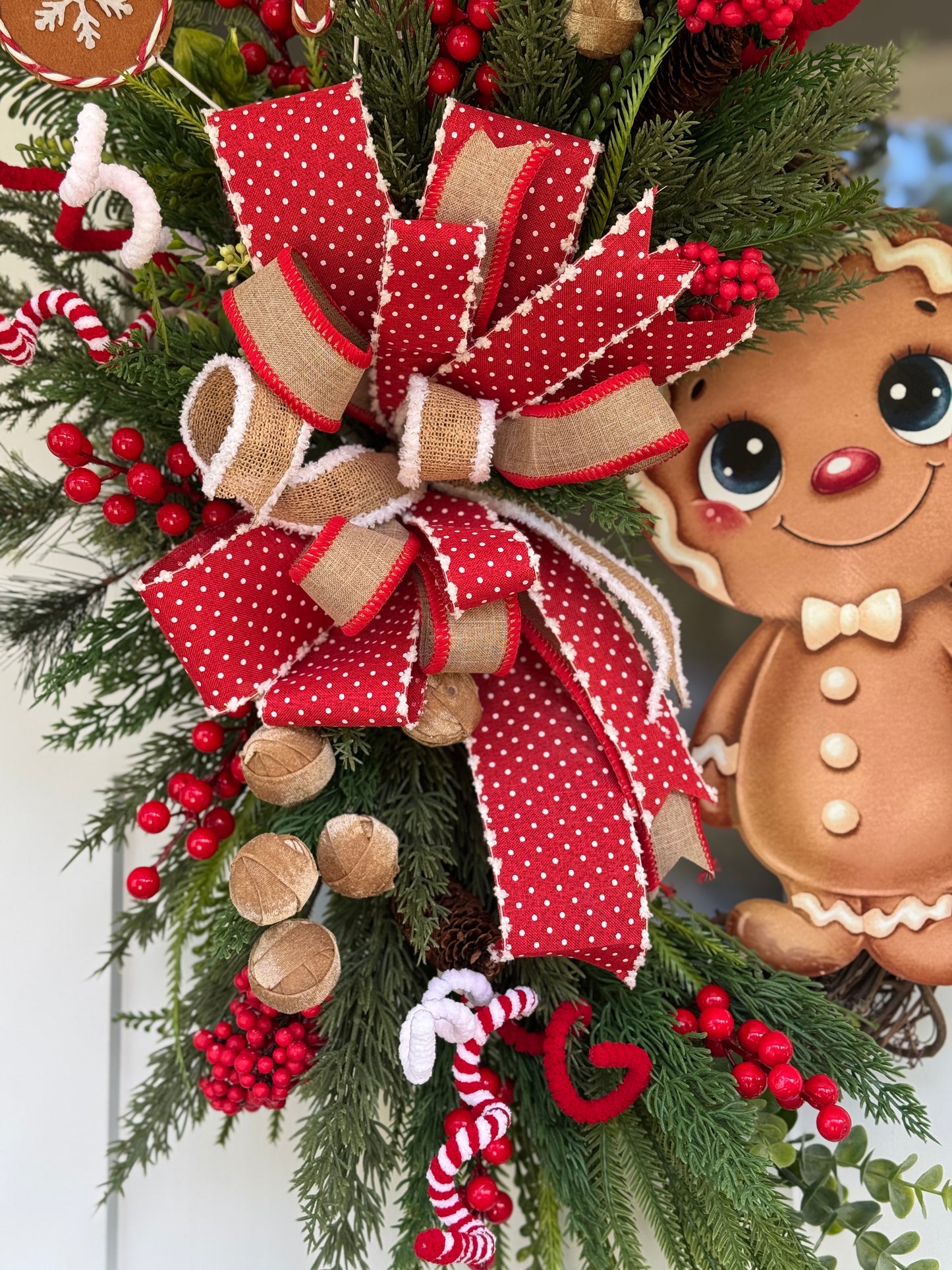 Festive Gingerbread Wreath