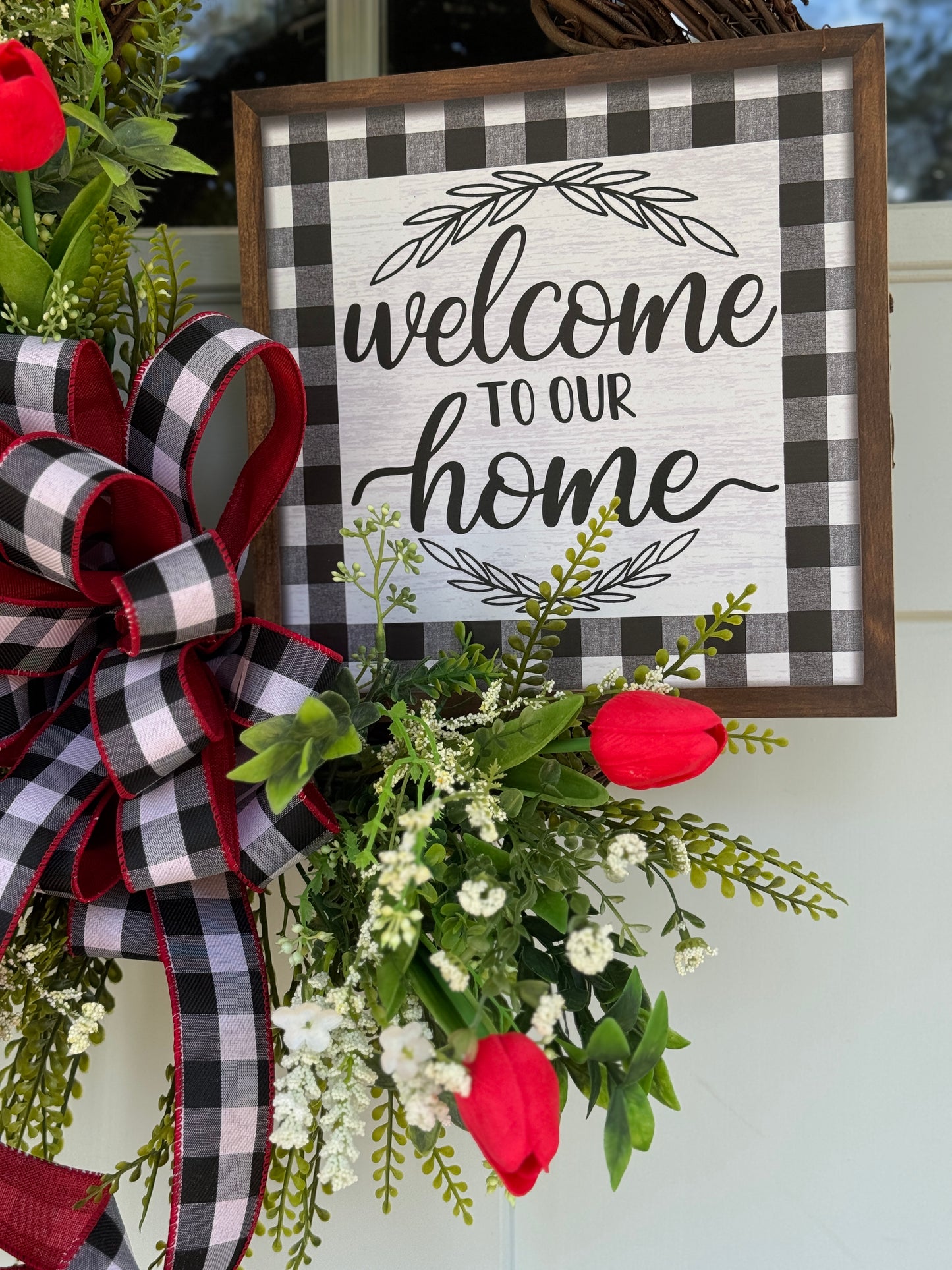 Red Tulip Welcome To Our Home Wreath