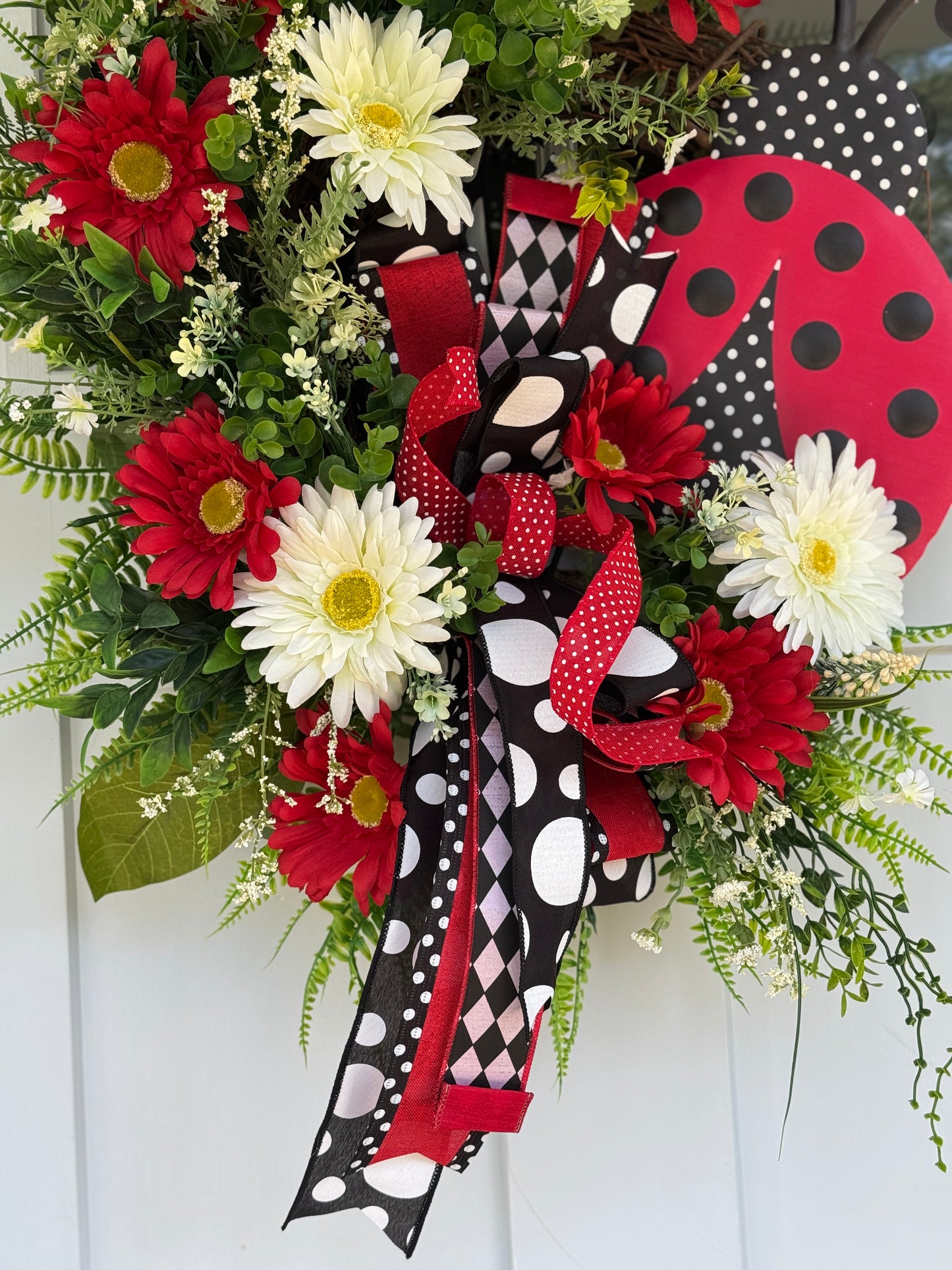 Festive Ladybug Daisy Wreath