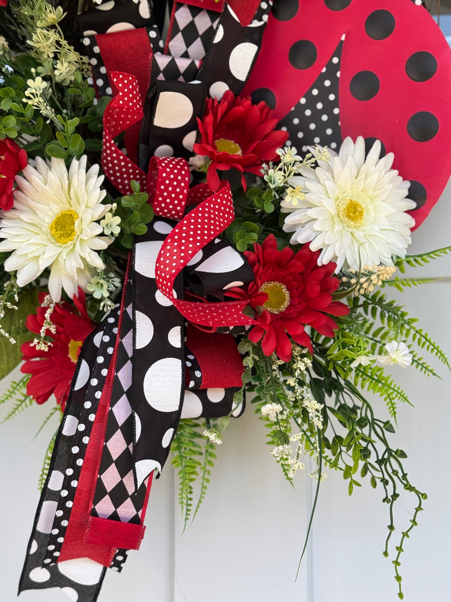 Festive Ladybug Daisy Wreath