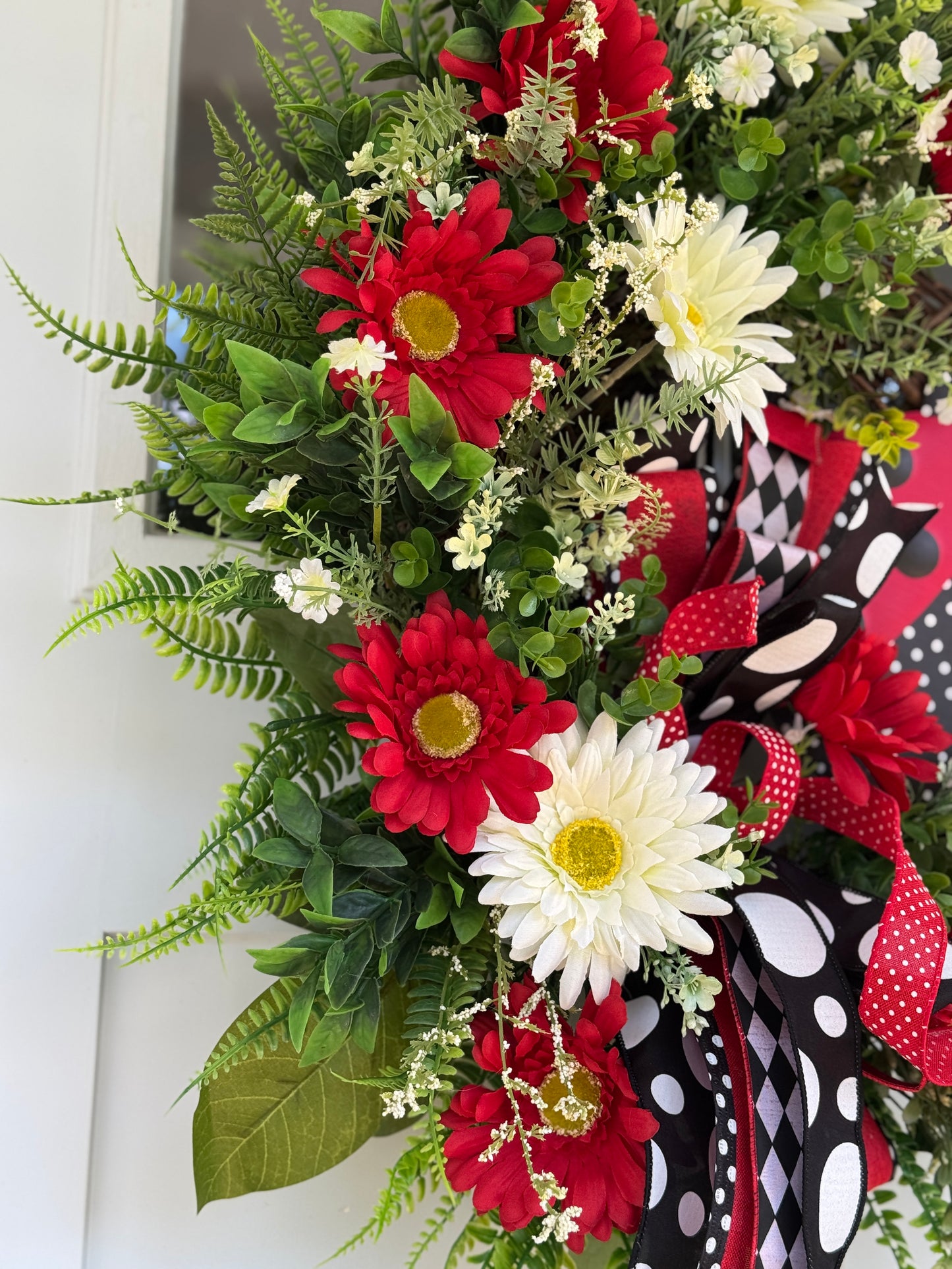 Festive Ladybug Daisy Wreath