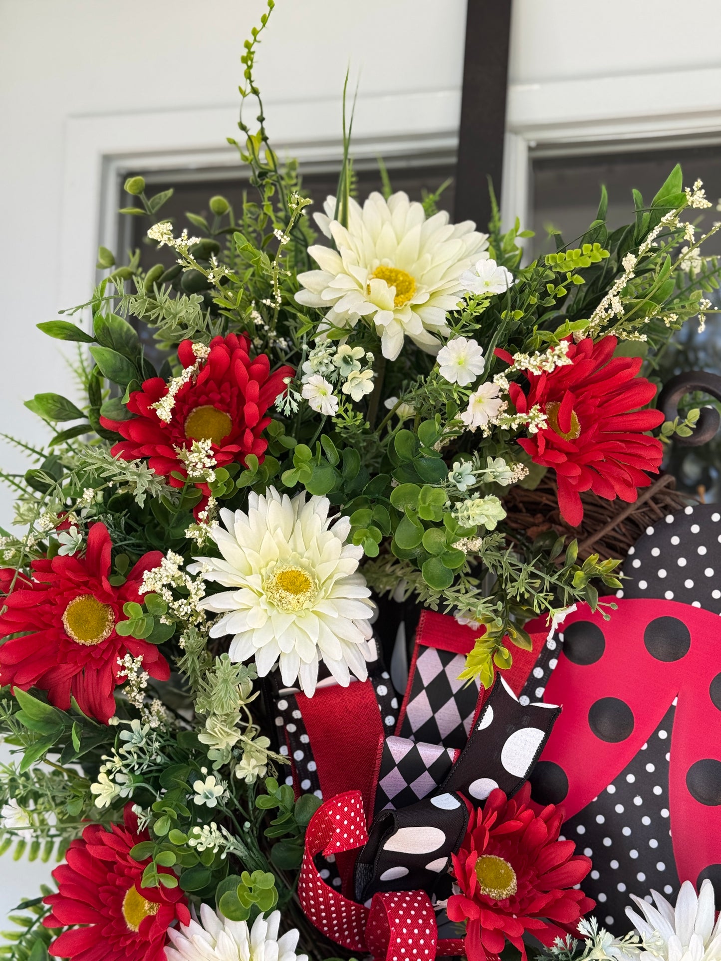 Festive Ladybug Daisy Wreath