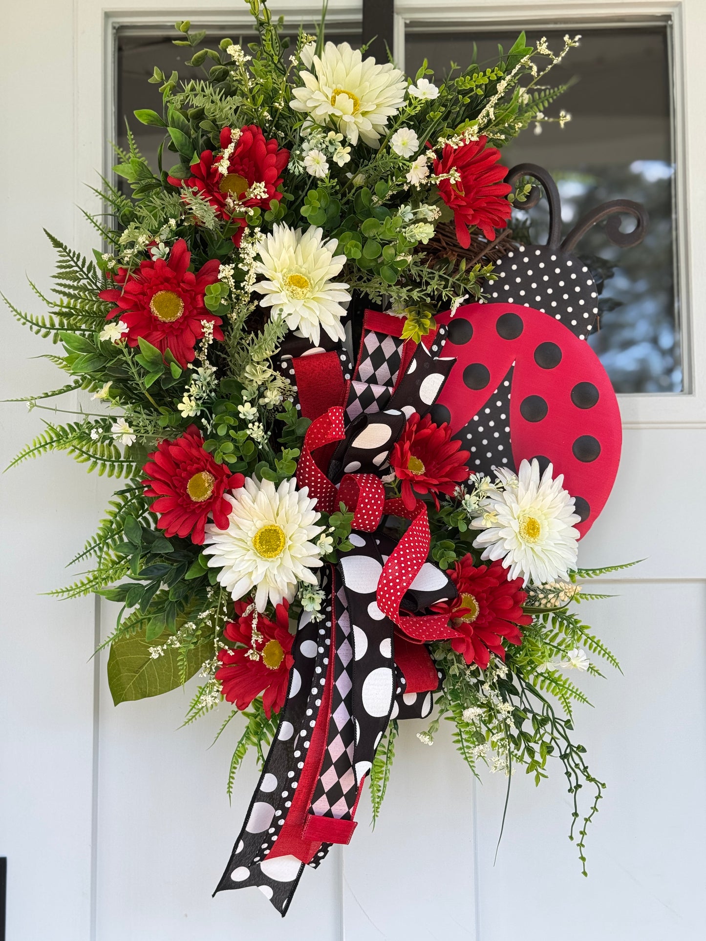 Festive Ladybug Daisy Wreath