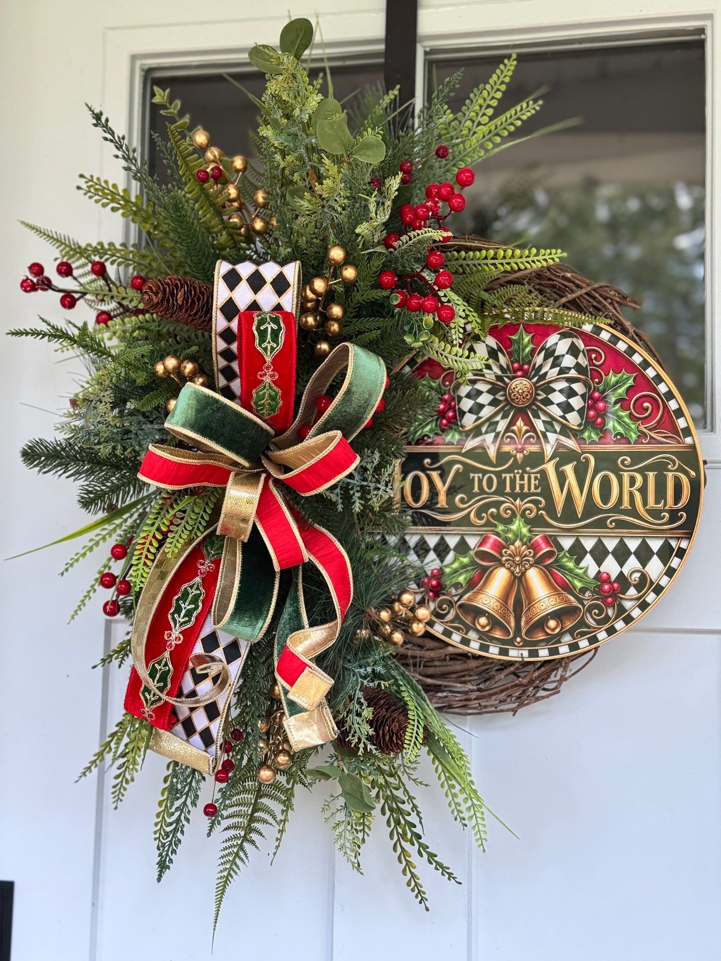 Harlequin Joy to the World Wreath