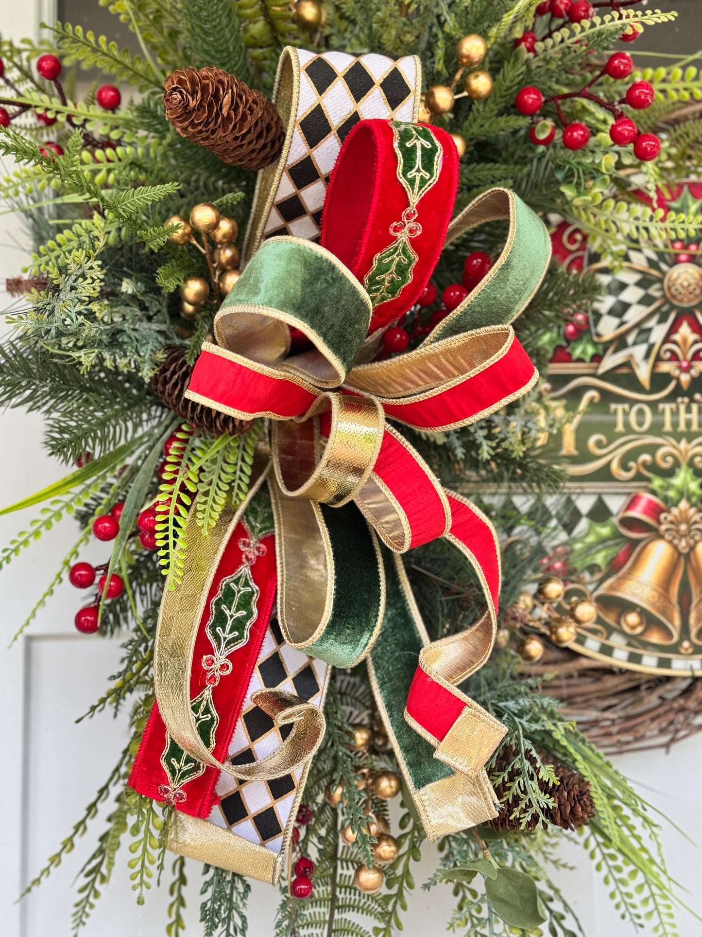 Harlequin Joy to the World Wreath