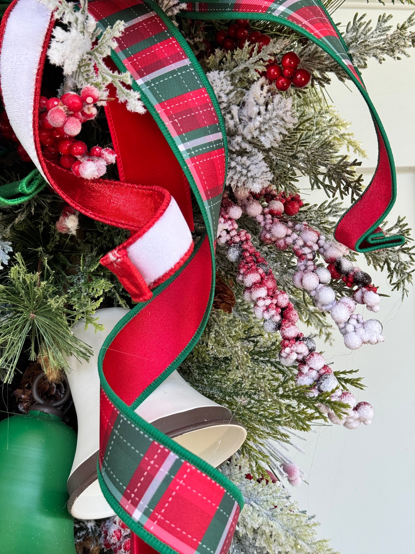 Large Teardrop Christmas Bell Wreath