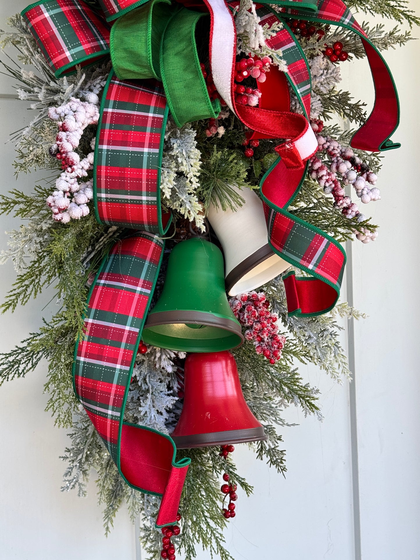 Large Teardrop Christmas Bell Wreath