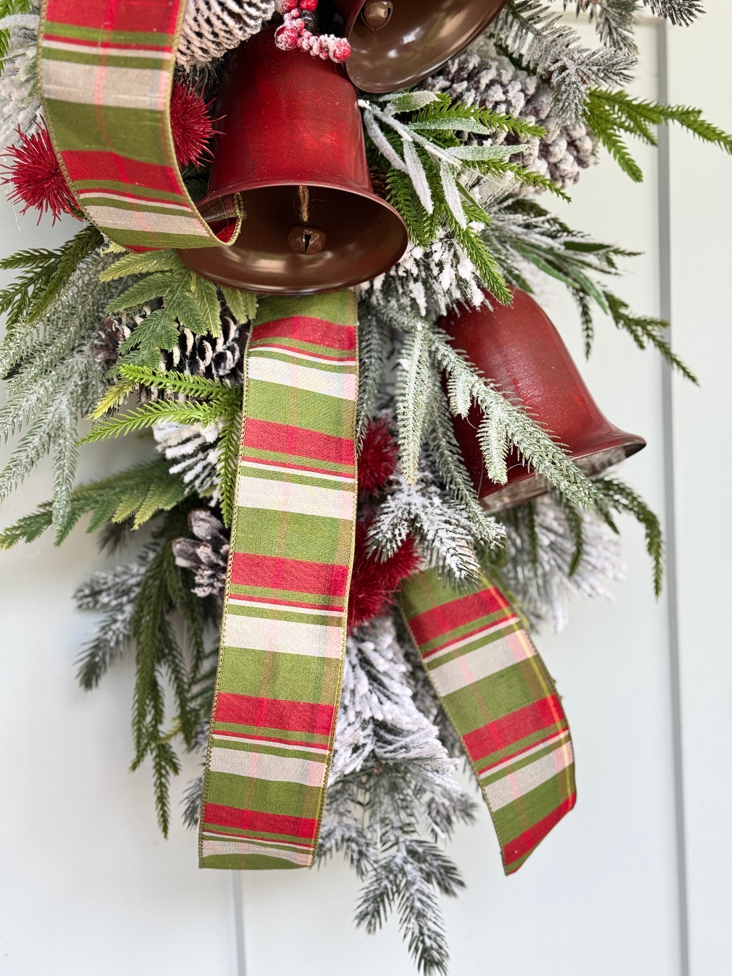 Rustic Winter Elegance Teardrop Wreath 🎄