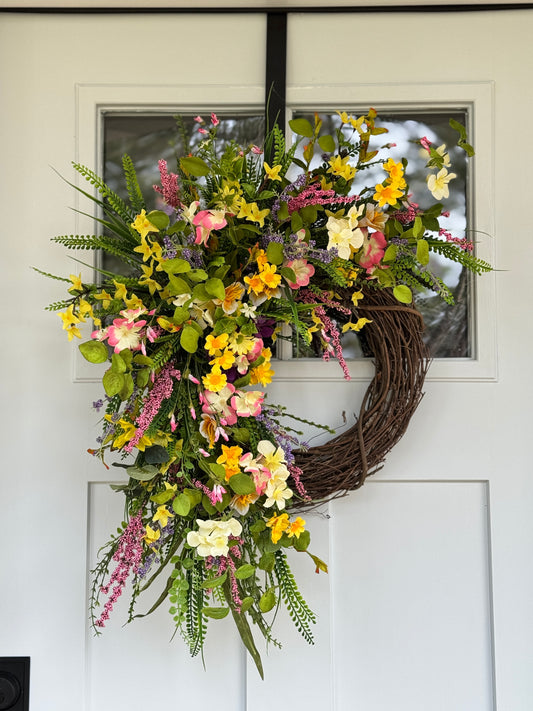 Vibrant Floral Wreath with Mixed Blooms