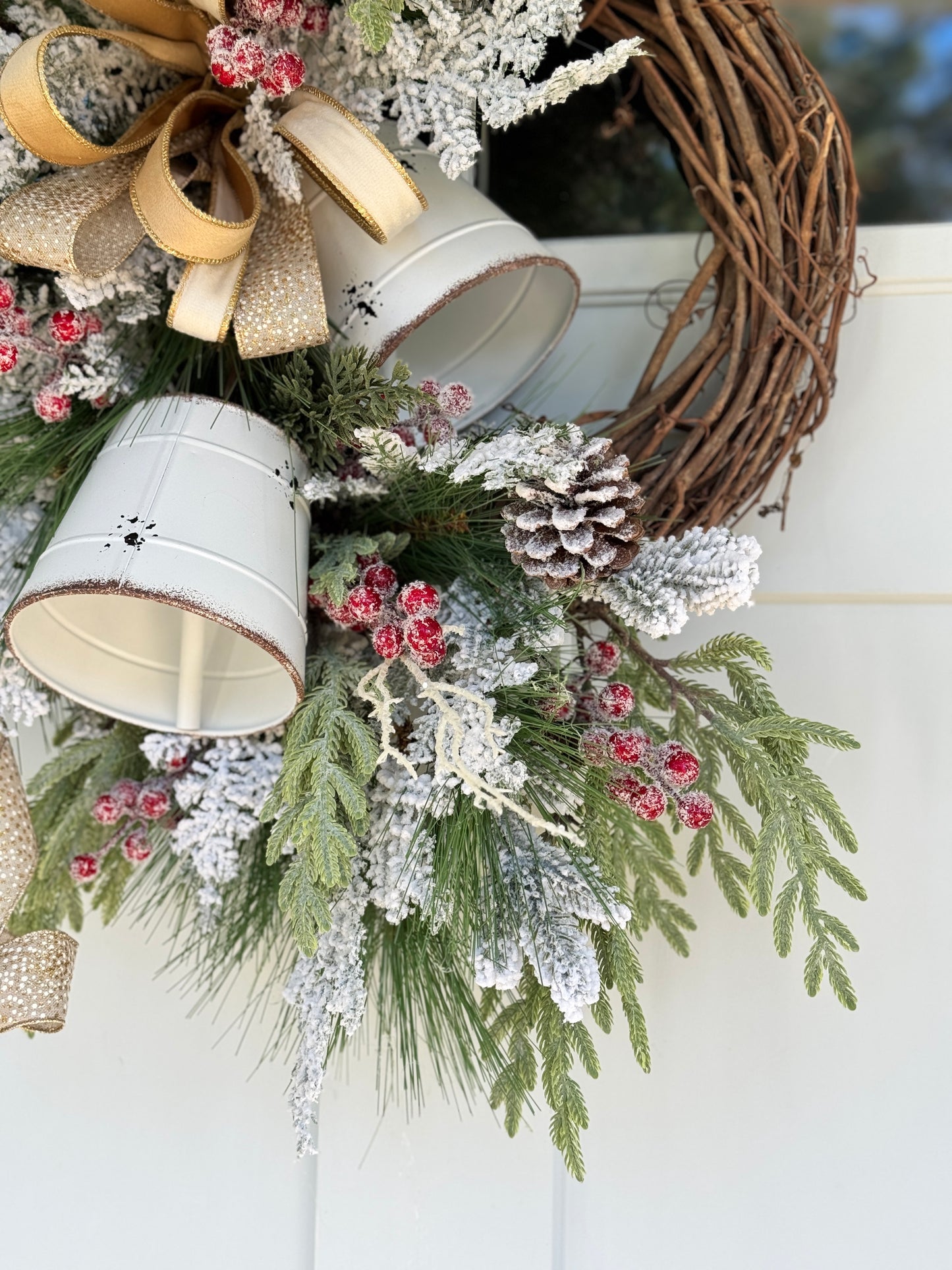 Cozy White Bell Wreath