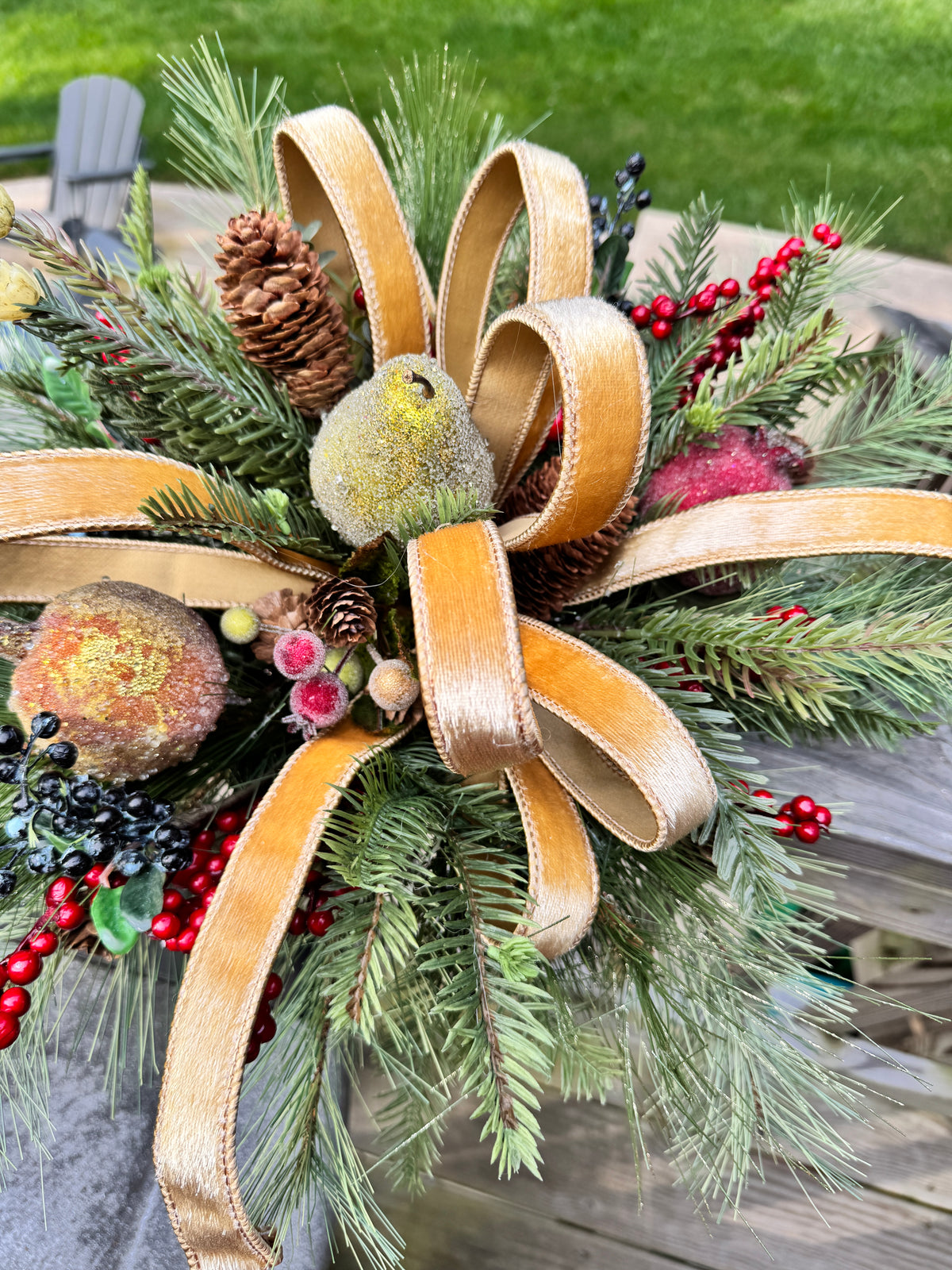 Williamsburg Traditional Winter/Holiday Centerpiece