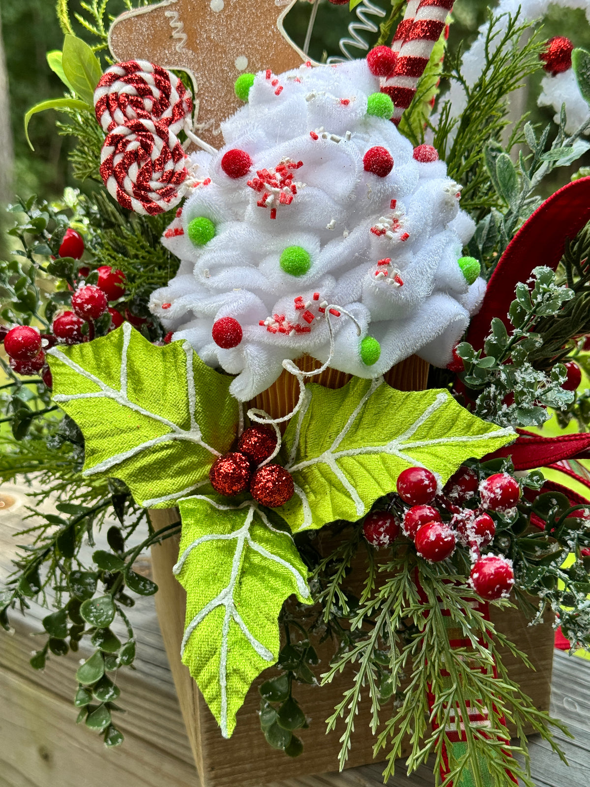 Cupcake Gingerbread Arrangement