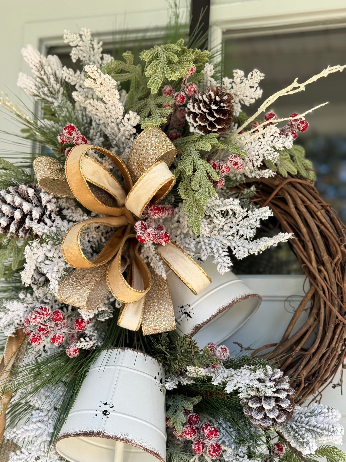 Cozy White Bell Wreath