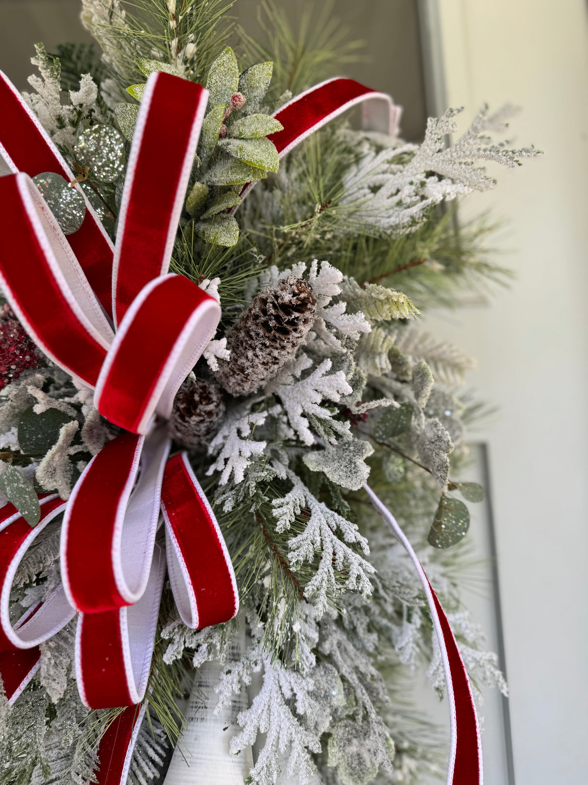 Warmwinter Cozy Teardrop Wreath