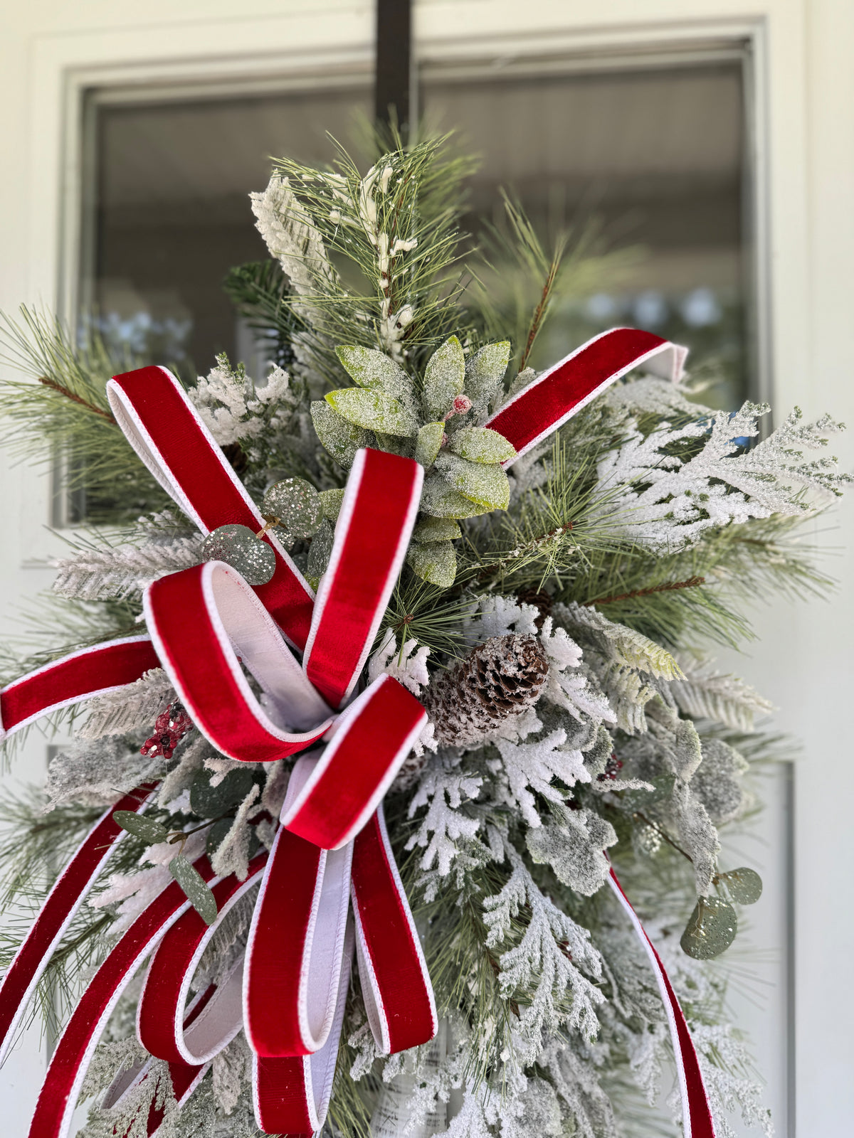 Warmwinter Cozy Teardrop Wreath