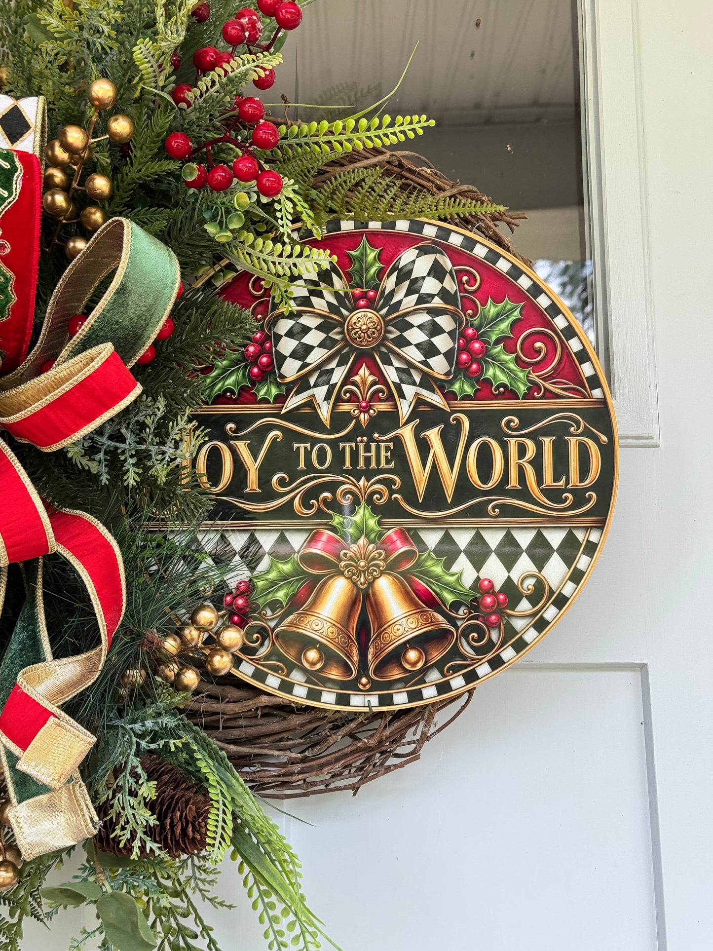 Harlequin Joy to the World Wreath