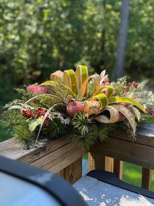 Traditional Williamsburg Floral Arrangement