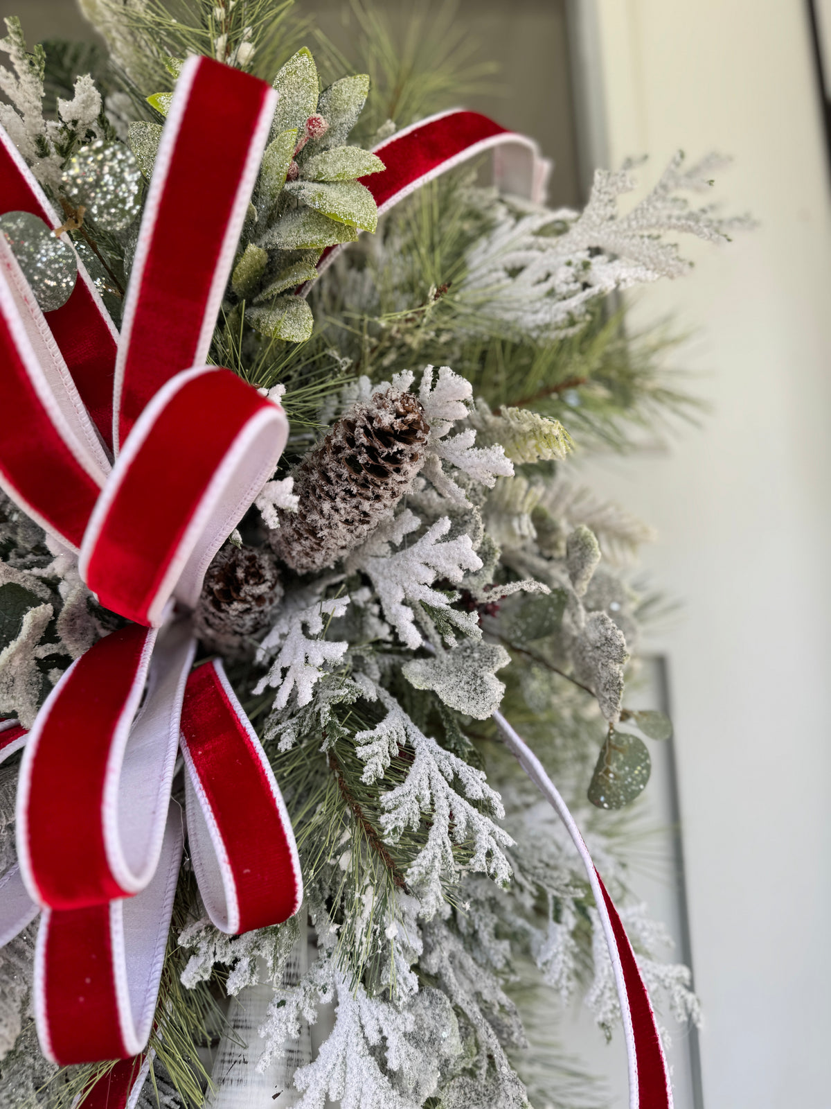 Warmwinter Cozy Teardrop Wreath