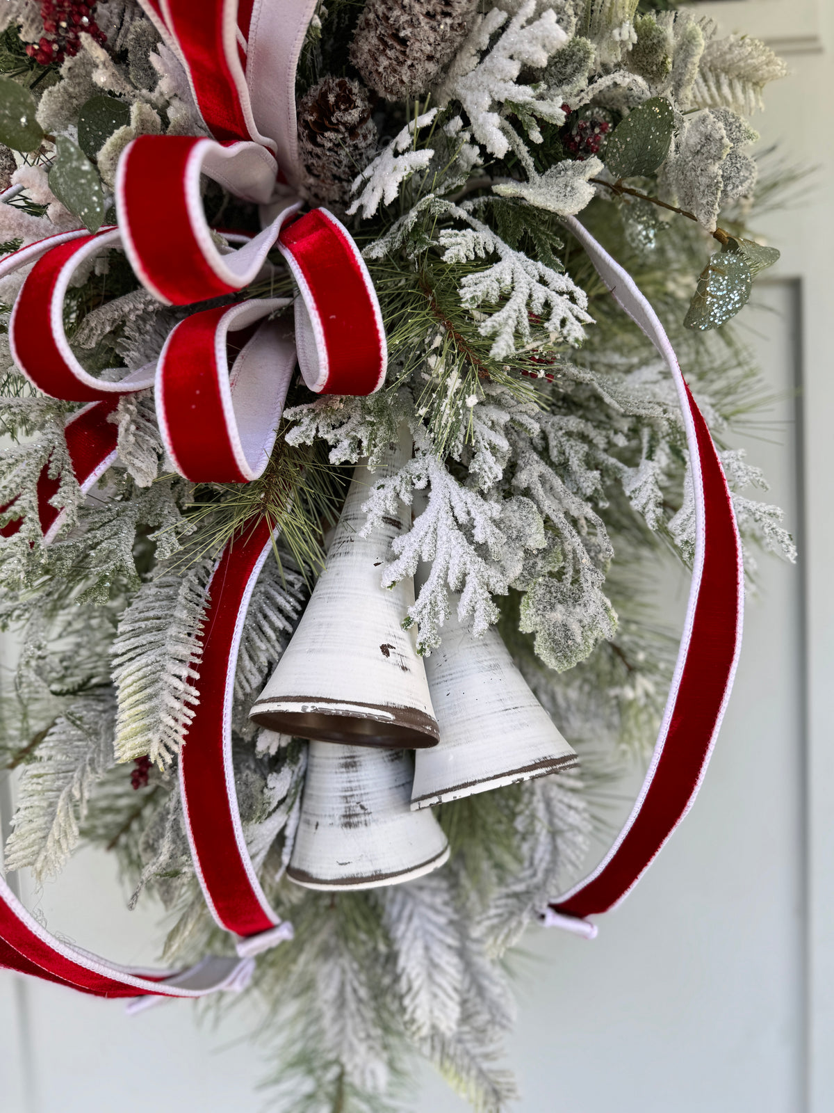 Warmwinter Cozy Teardrop Wreath
