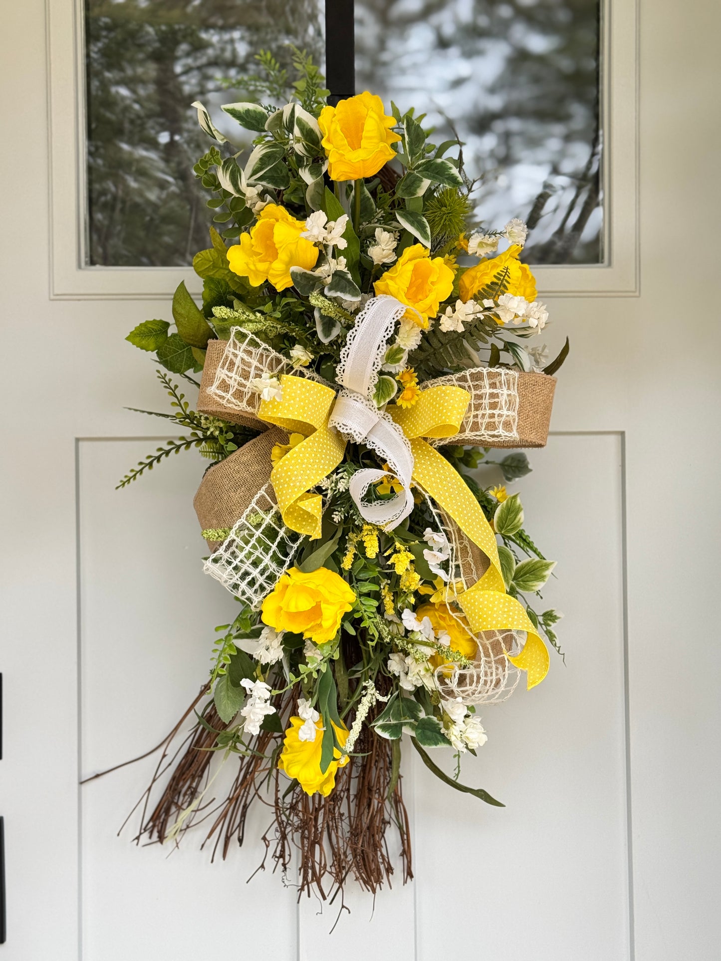 Yellow Tulip Angel Vine Loop Wreath