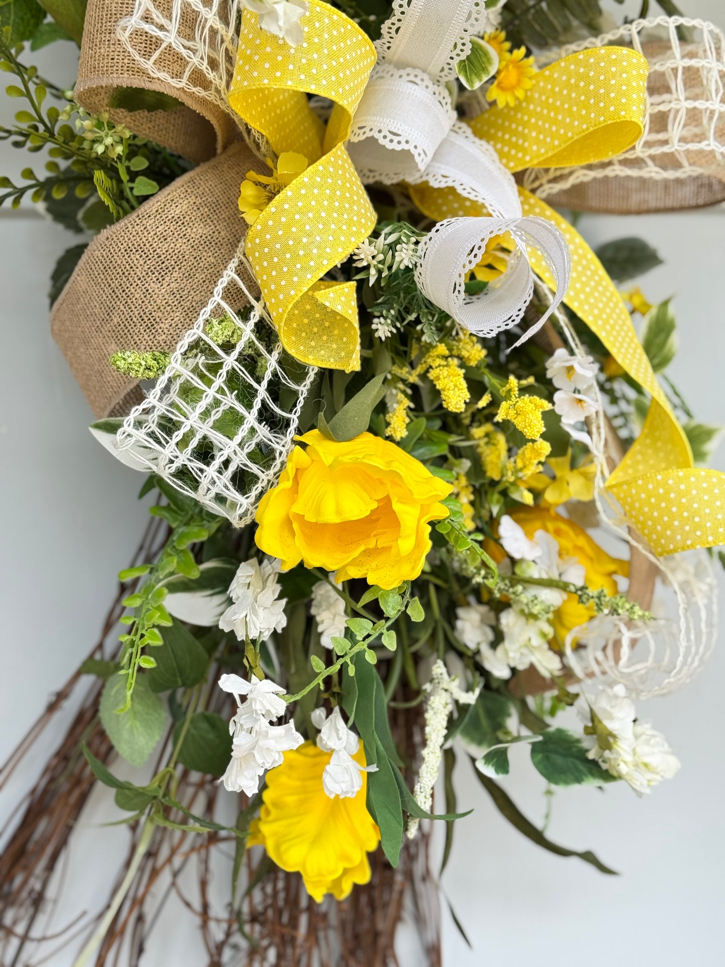 Yellow Tulip Angel Vine Loop Wreath