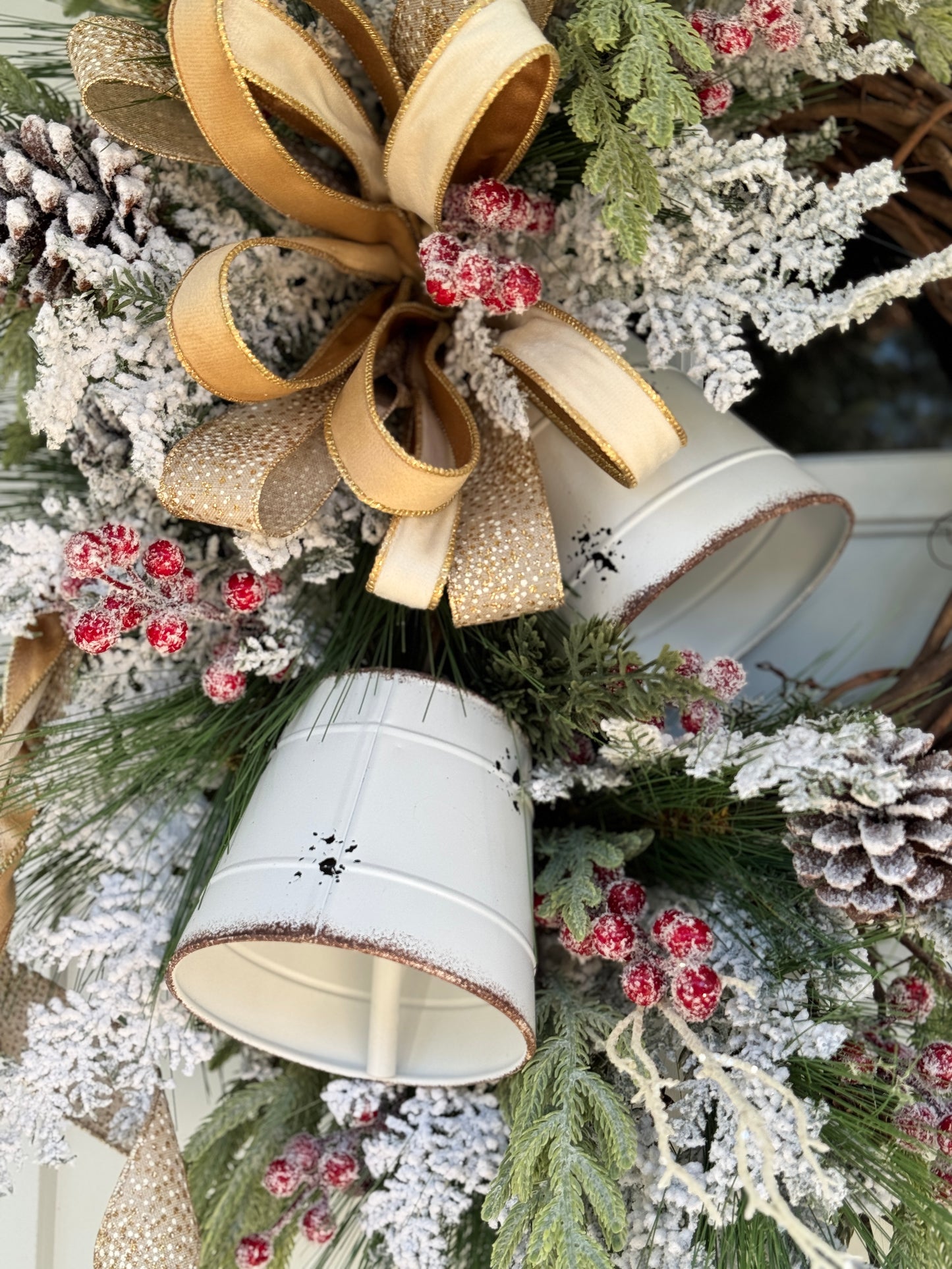 Cozy White Bell Wreath