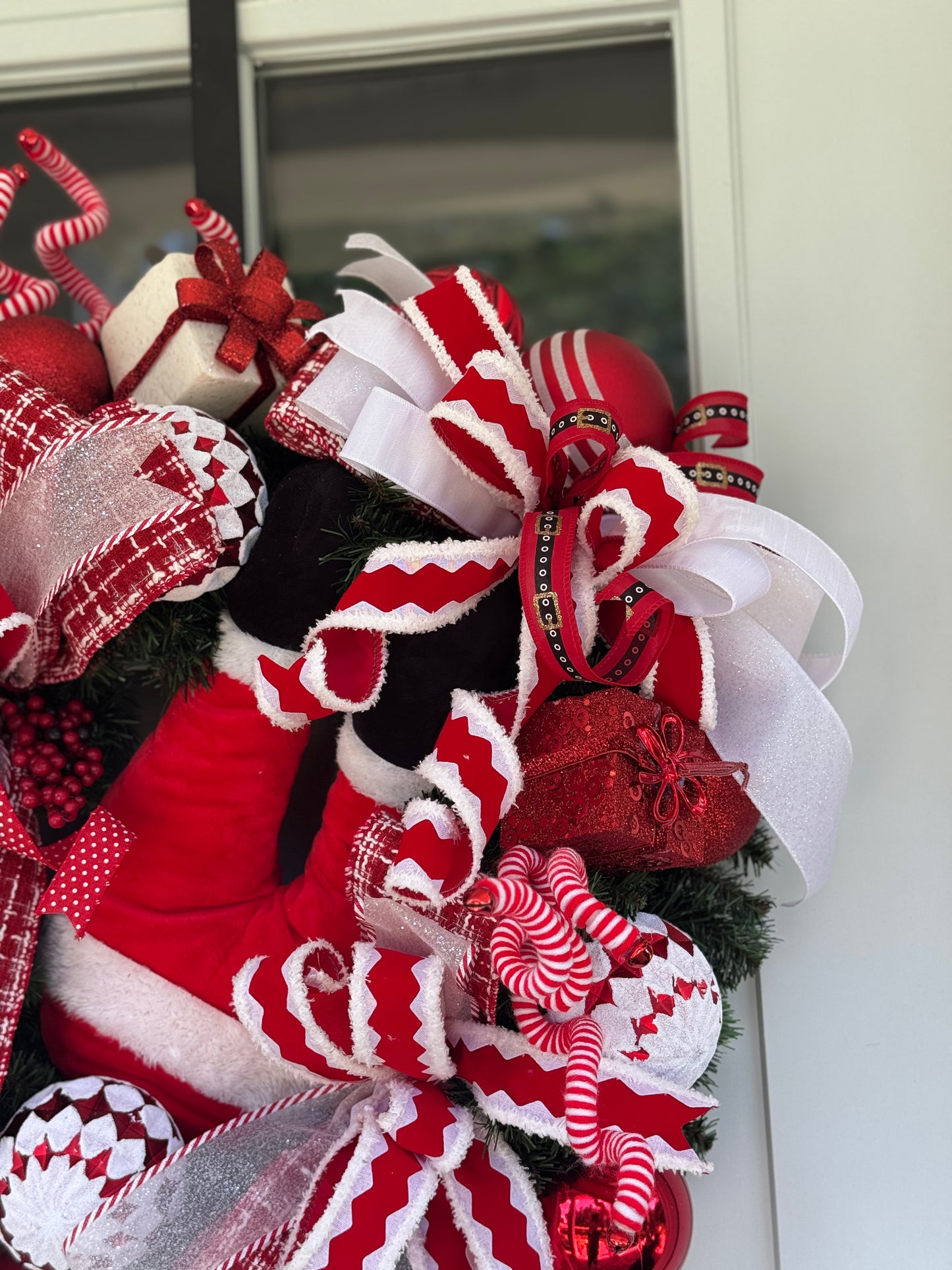 Sneaky Santa Holiday Wreath