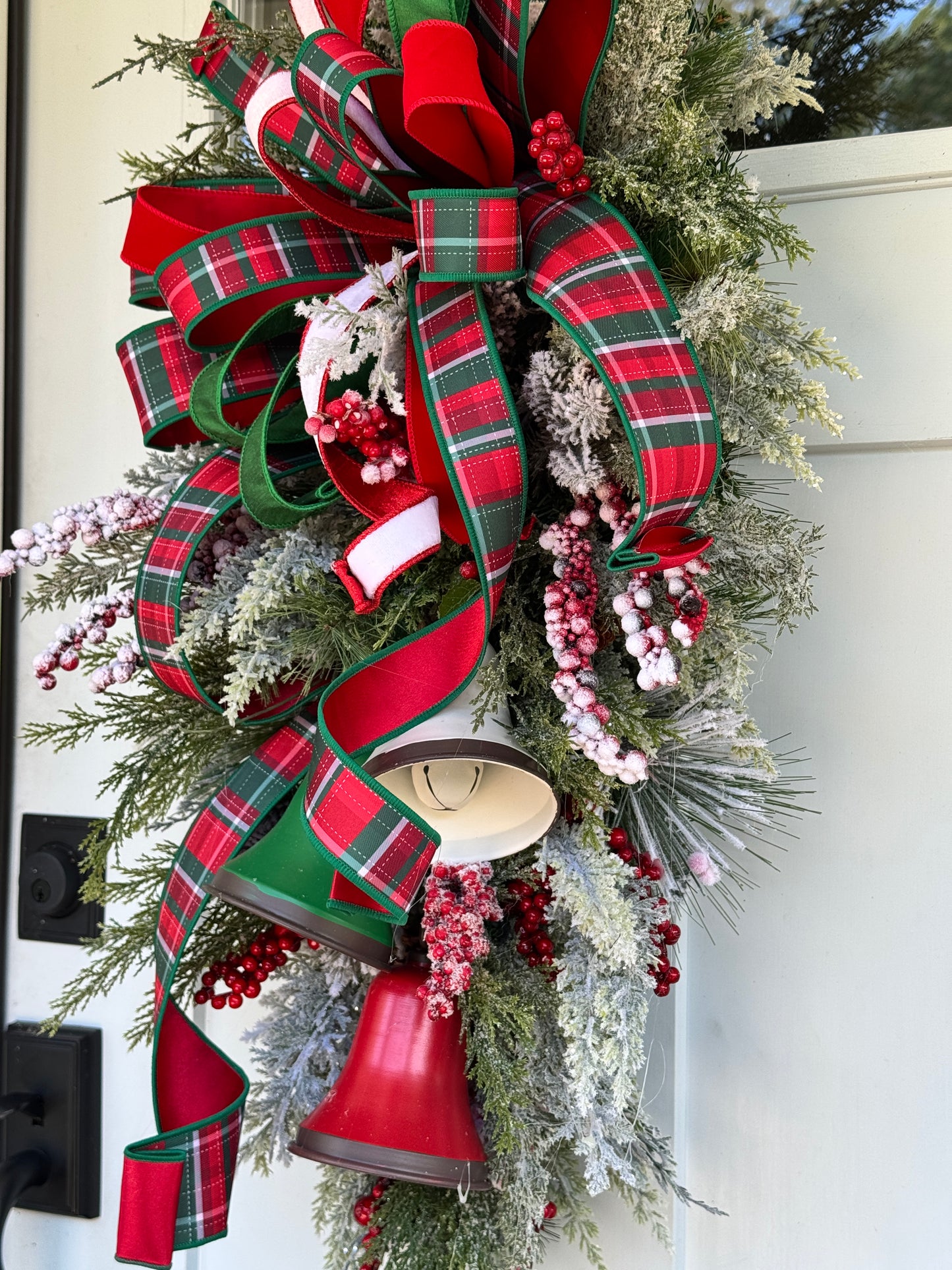 Large Teardrop Christmas Bell Wreath