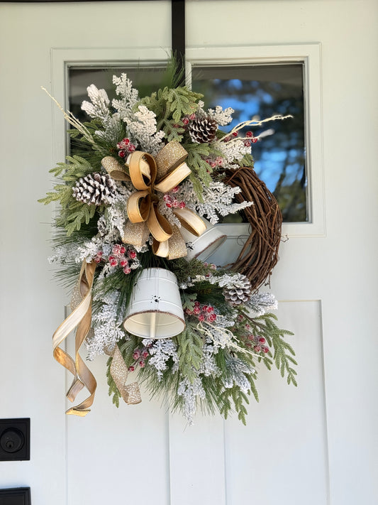 Cozy White Bell Wreath