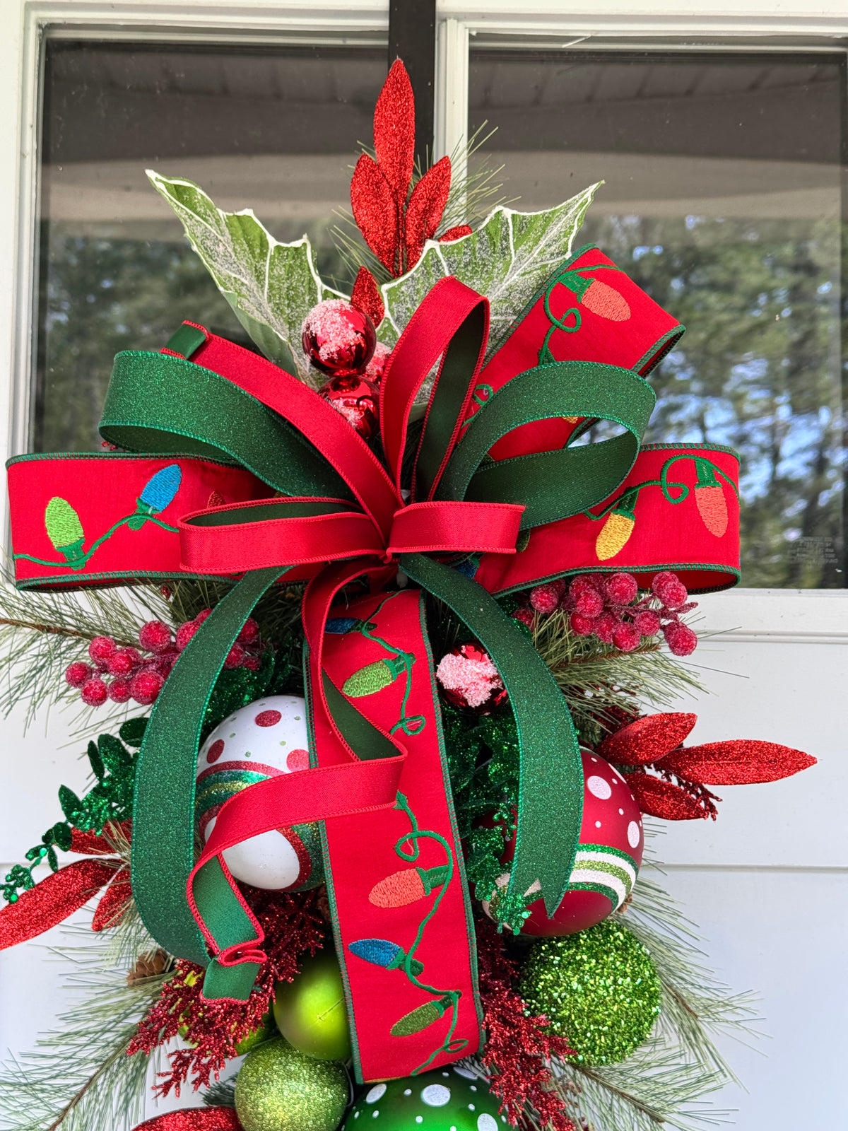 Traditional Red & Green Christmas Teardrop Swag