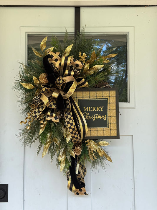 Elegant Gold and Black Holiday Wreath