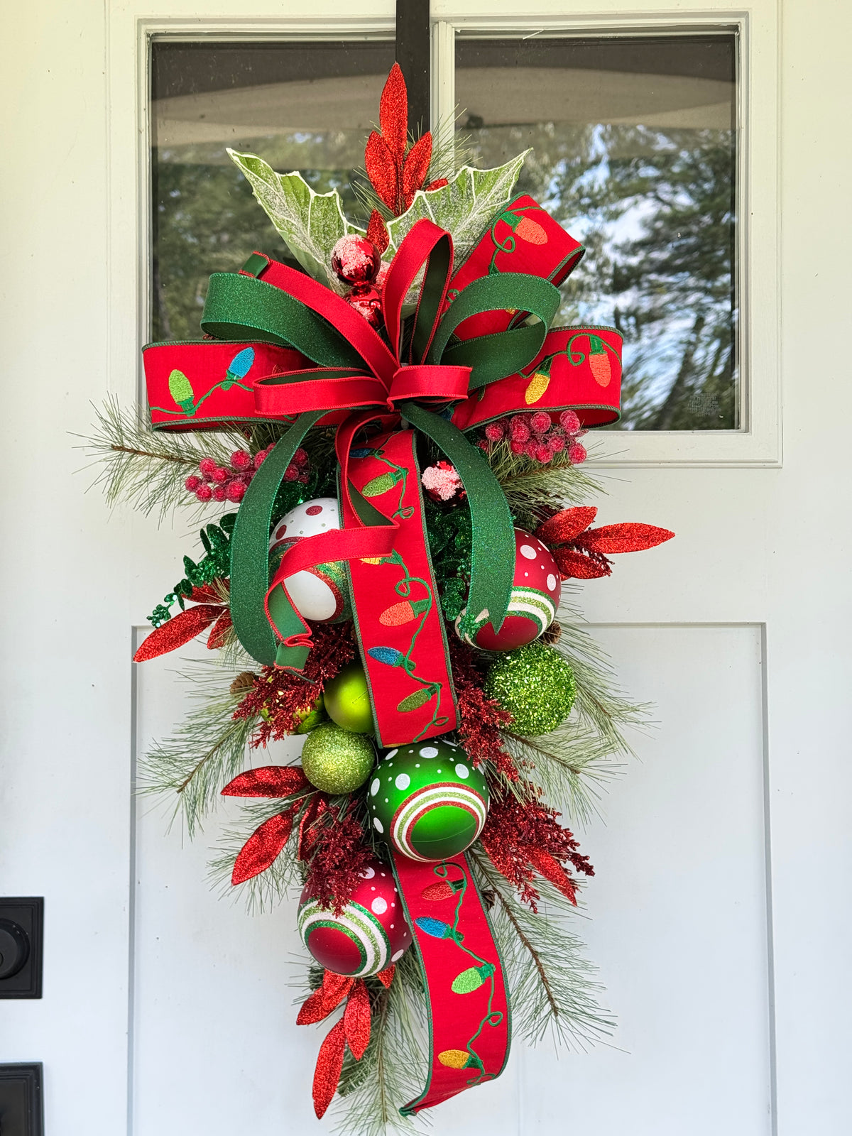 Traditional Red & Green Christmas Teardrop Swag