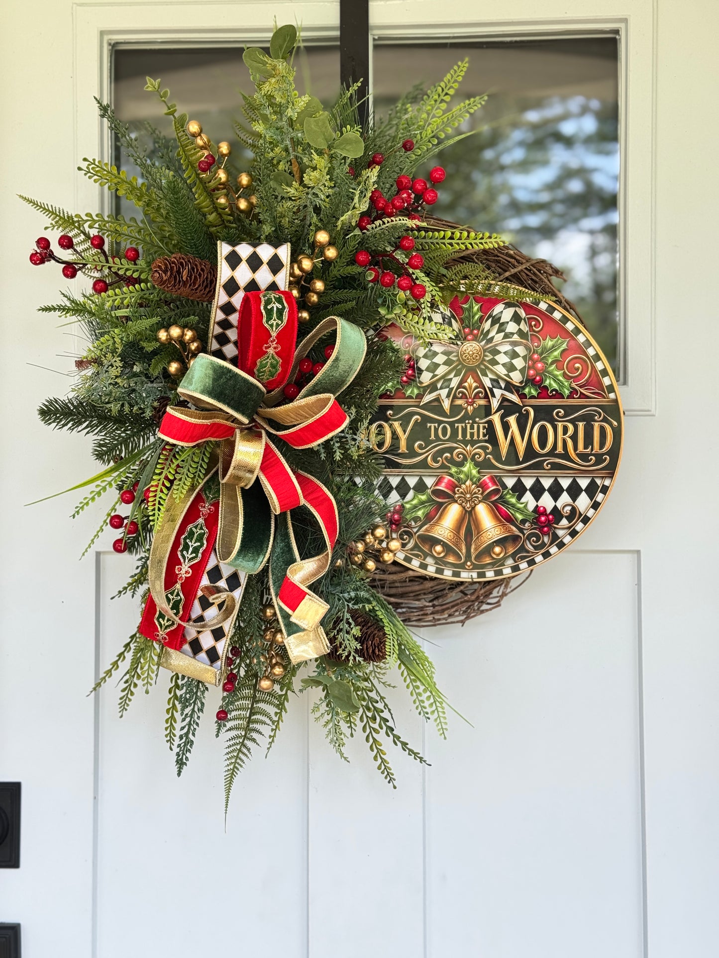 Harlequin Joy to the World Wreath