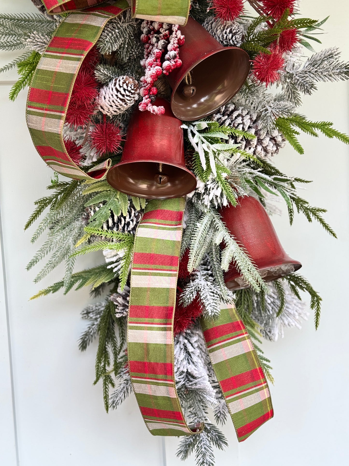 Rustic Winter Elegance Teardrop Wreath 🎄